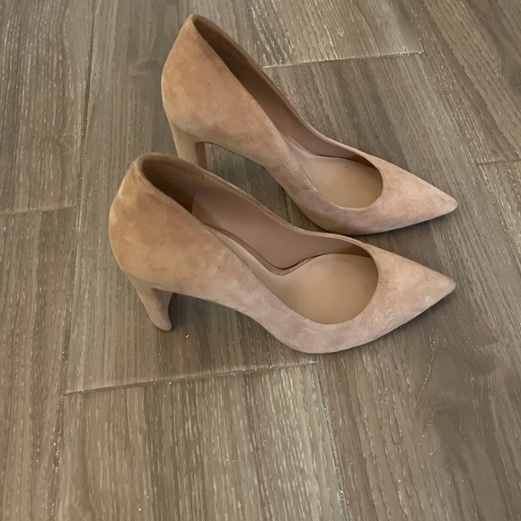 Pumps - Picture 6 of 7